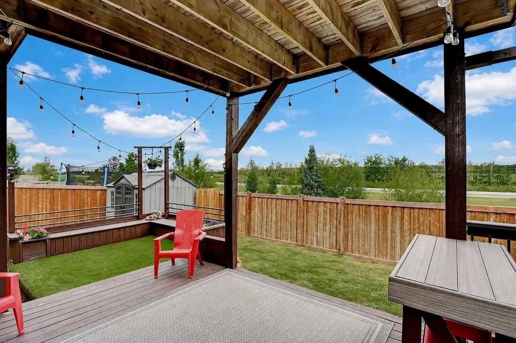7017 85 Street Grande Prairie AB T8X 0J3
