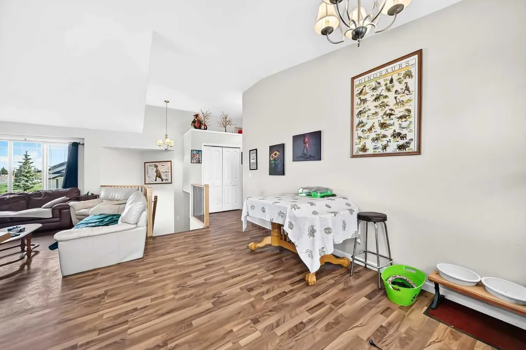 1 Sandpiper Drive Didsbury AB T0M 0W0