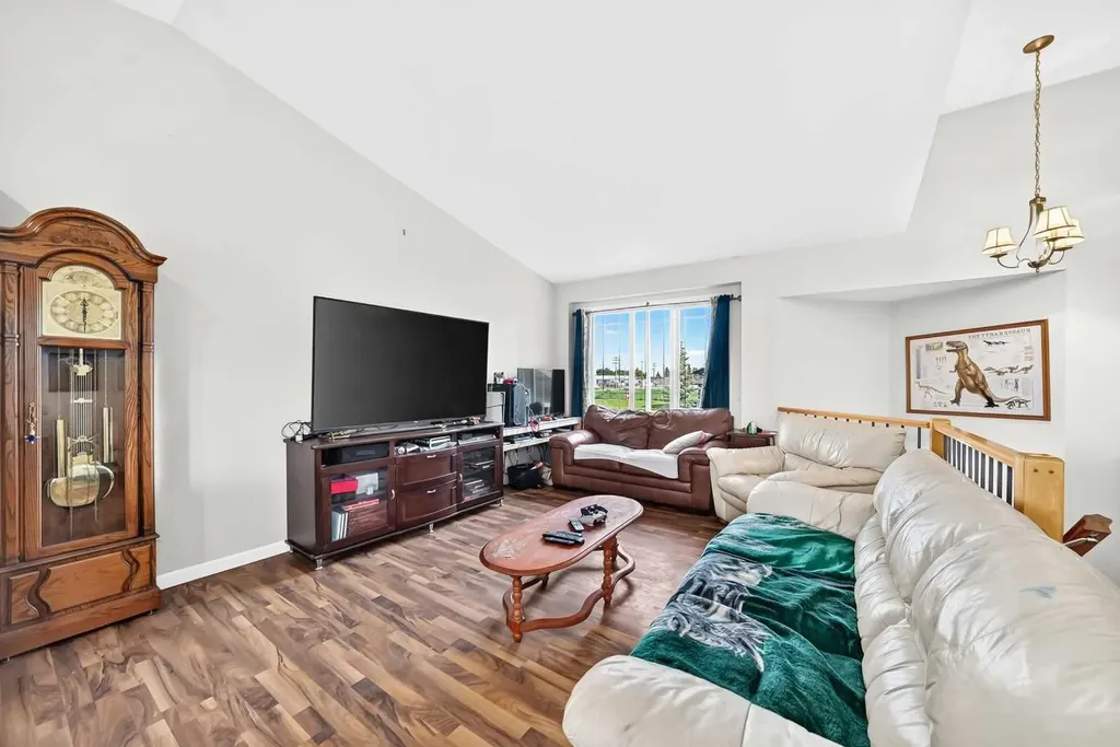 1 Sandpiper Drive Didsbury AB T0M 0W0