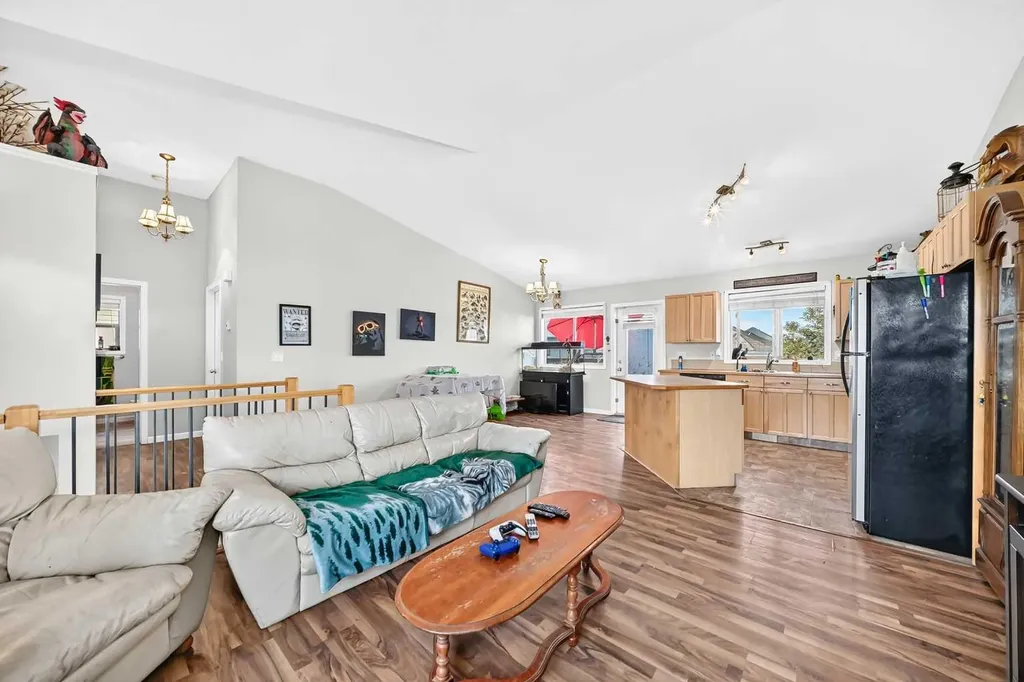 1 Sandpiper Drive Didsbury AB T0M 0W0
