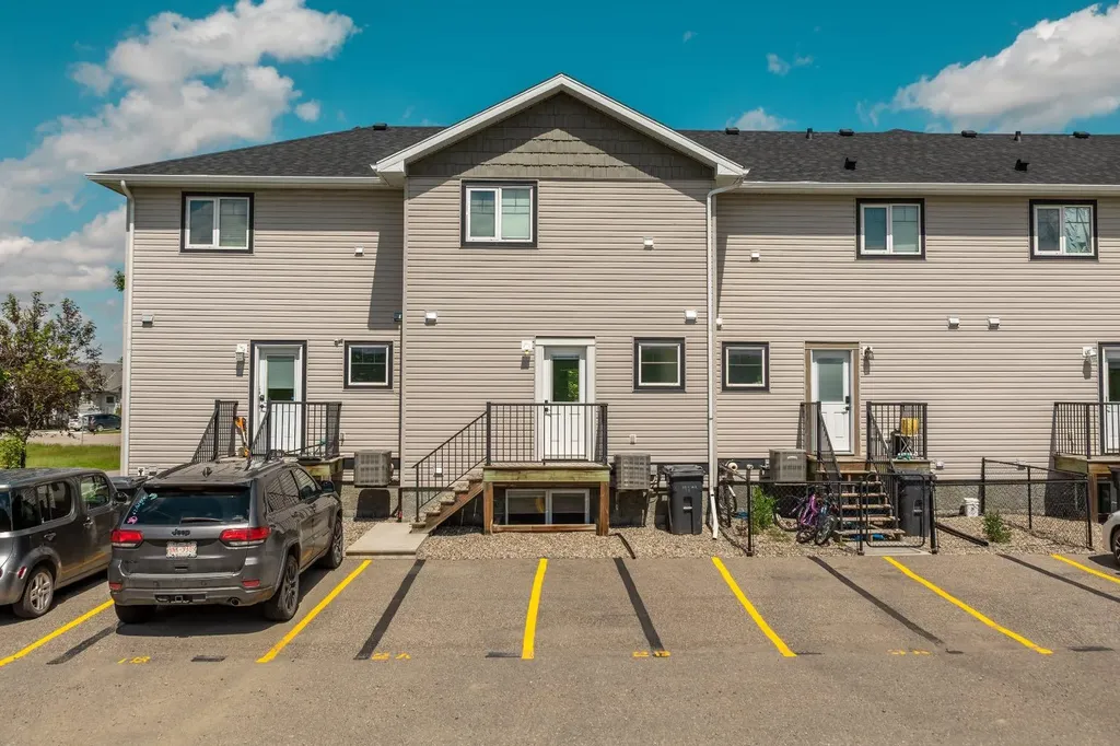 3814 Sundance Close Close Coalhurst AB T0L0V0