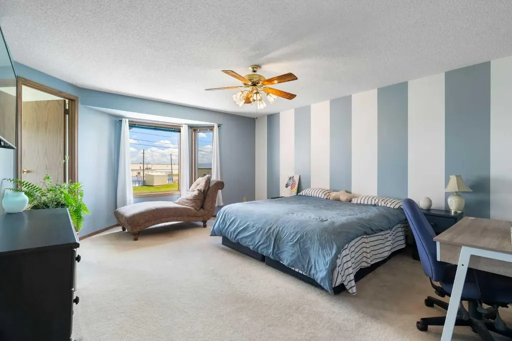 210 Mckinnon Drive Carseland AB T0J 0M0
