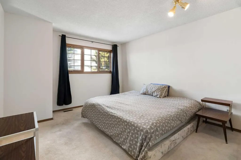 210 Mckinnon Drive Carseland AB T0J 0M0