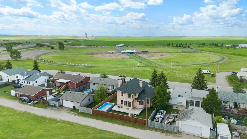 210 Mckinnon Drive Carseland AB T0J 0M0