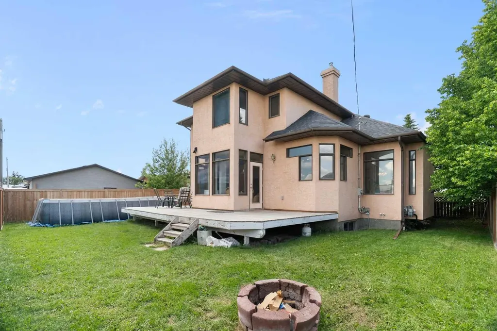 210 Mckinnon Drive Carseland AB T0J 0M0