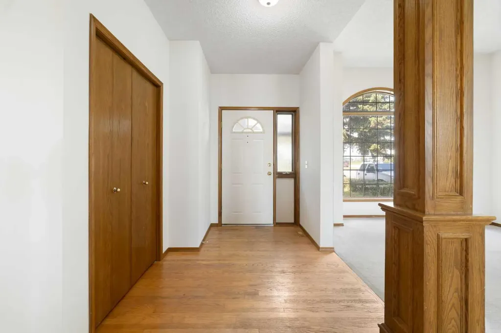 210 Mckinnon Drive Carseland AB T0J 0M0