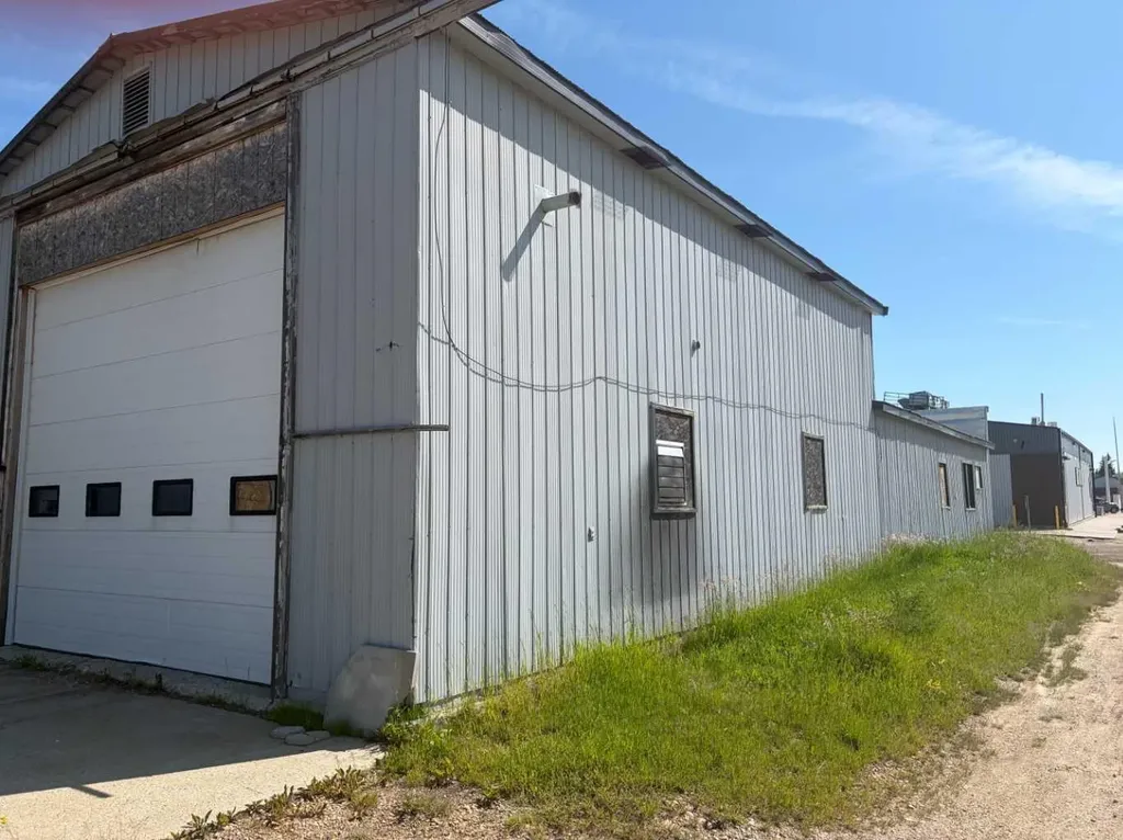4902 51 Street Mayerthorpe AB T0E 1N0