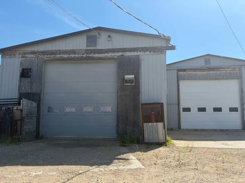 4902 51 Street Mayerthorpe AB T0E 1N0