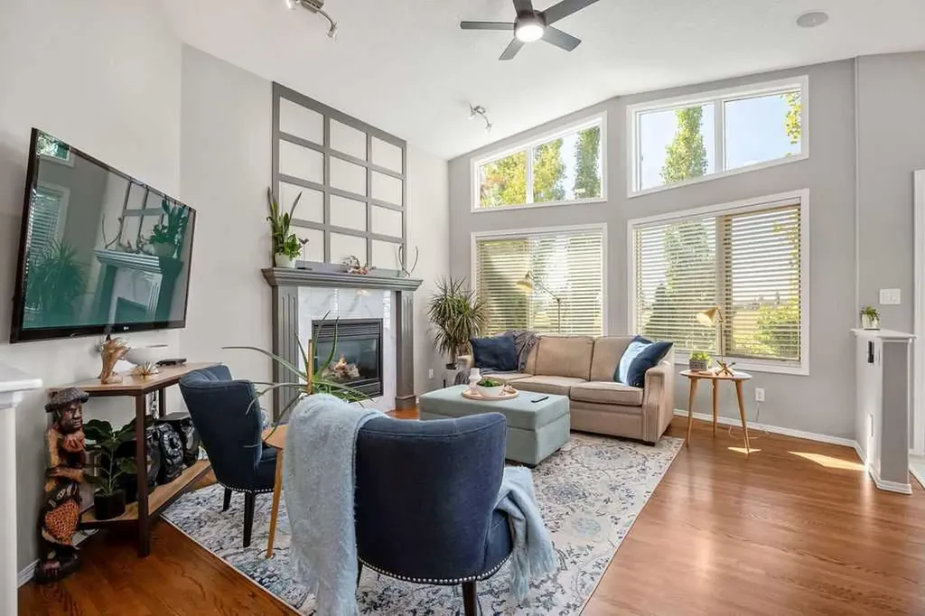 66 Mt Gibraltar Heights SE Calgary AB T2Z 3R3