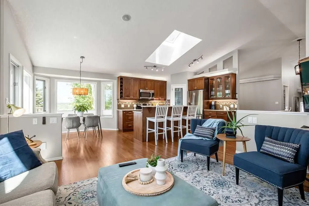 66 Mt Gibraltar Heights SE Calgary AB T2Z 3R3