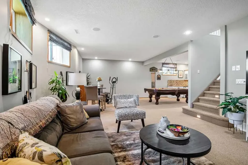 66 Mt Gibraltar Heights SE Calgary AB T2Z 3R3