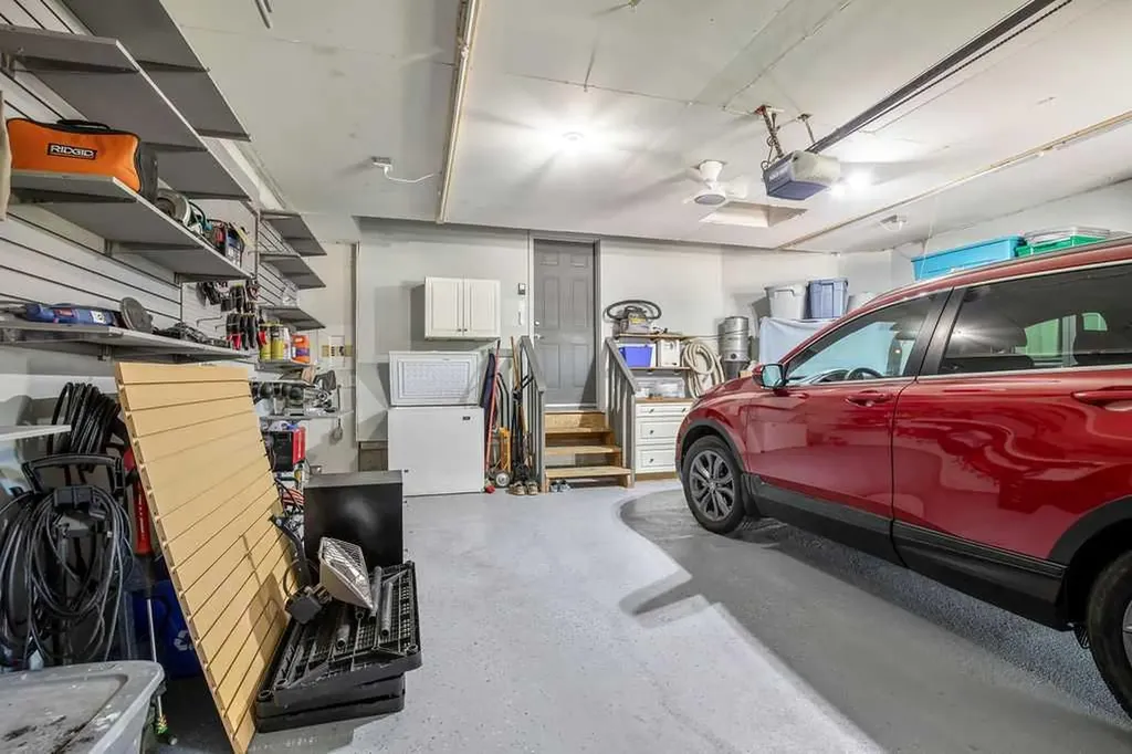 66 Mt Gibraltar Heights SE Calgary AB T2Z 3R3