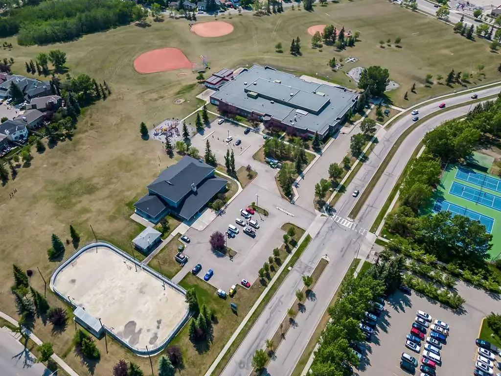 66 Mt Gibraltar Heights SE Calgary AB T2Z 3R3