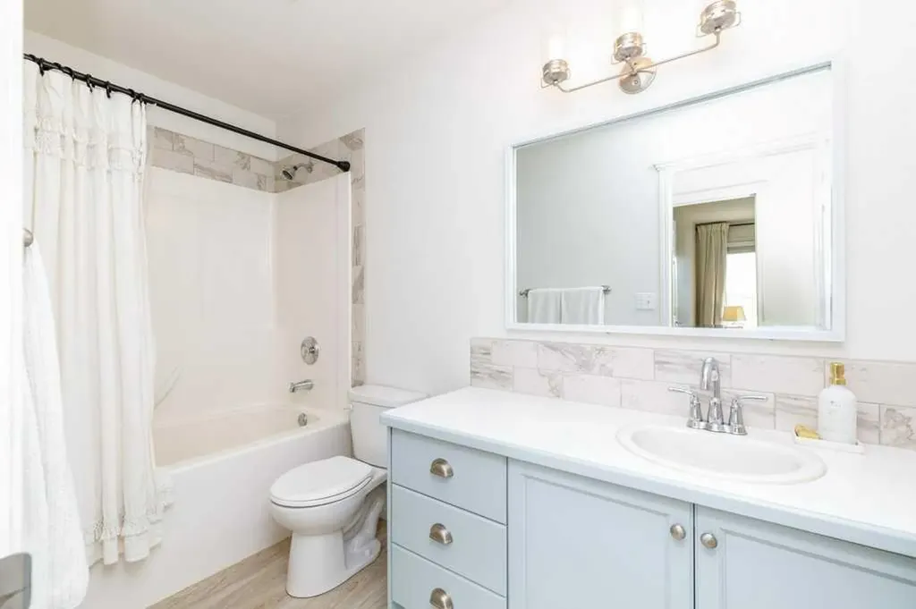209 Reichley Street Red Deer AB T4P 3T1