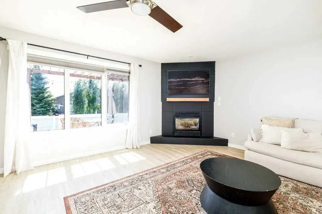 209 Reichley Street Red Deer AB T4P 3T1