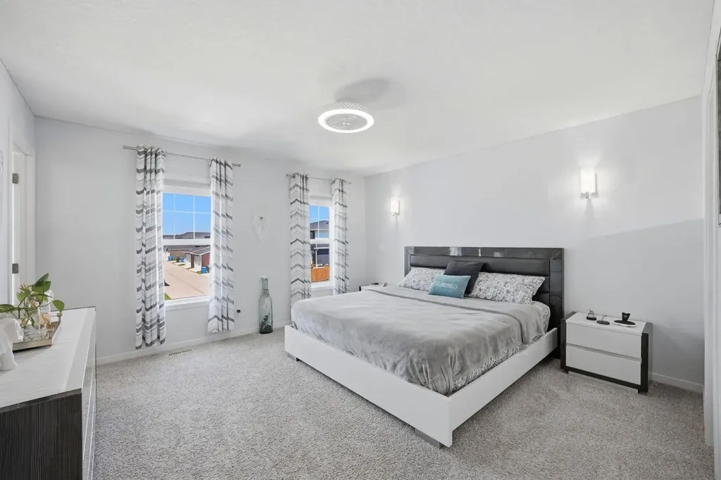 908 West Lakeview Drive Chestermere AB T1X 2N3