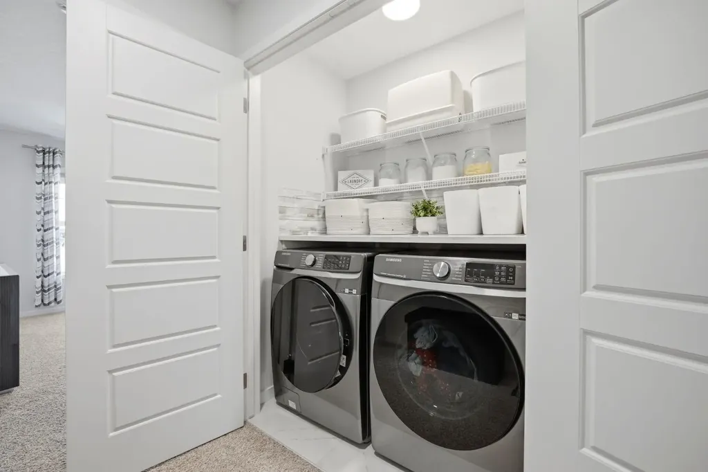908 West Lakeview Drive Chestermere AB T1X 2N3