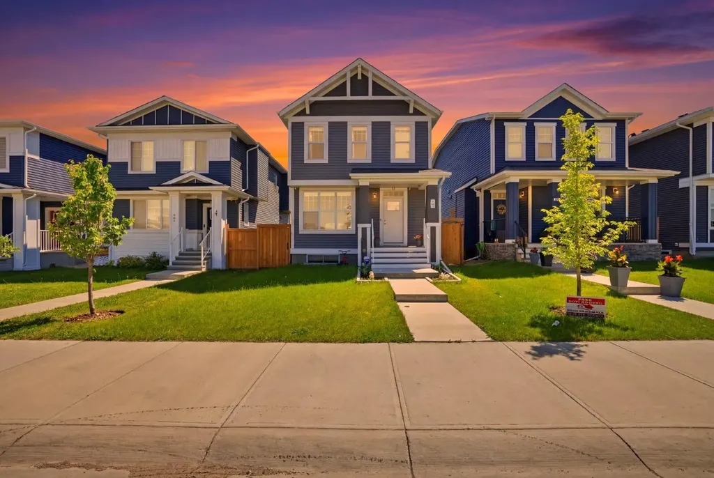 908 West Lakeview Drive Chestermere AB T1X 2N3