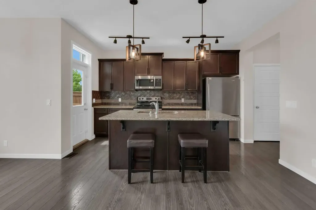 16 Fireside Place Cochrane AB T4C 0R2