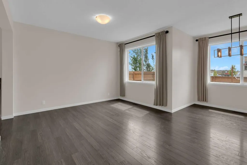 16 Fireside Place Cochrane AB T4C 0R2
