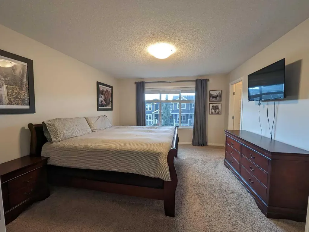 16 Fireside Place Cochrane AB T4C 0R2