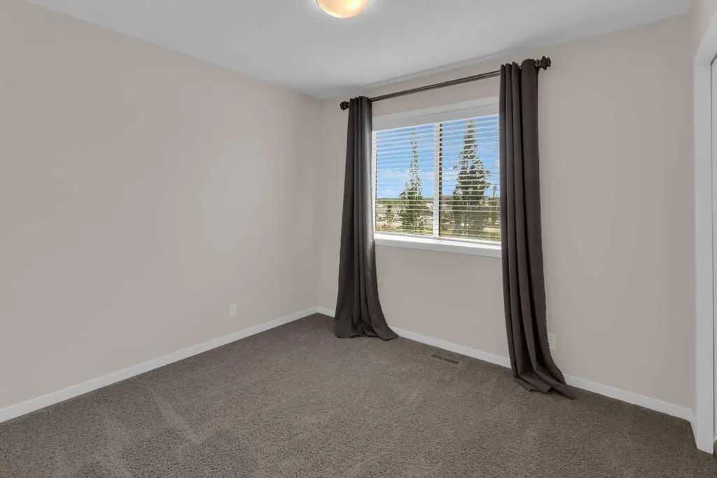 16 Fireside Place Cochrane AB T4C 0R2