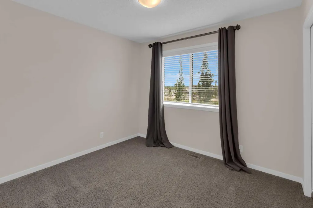 16 Fireside Place Cochrane AB T4C 0R2
