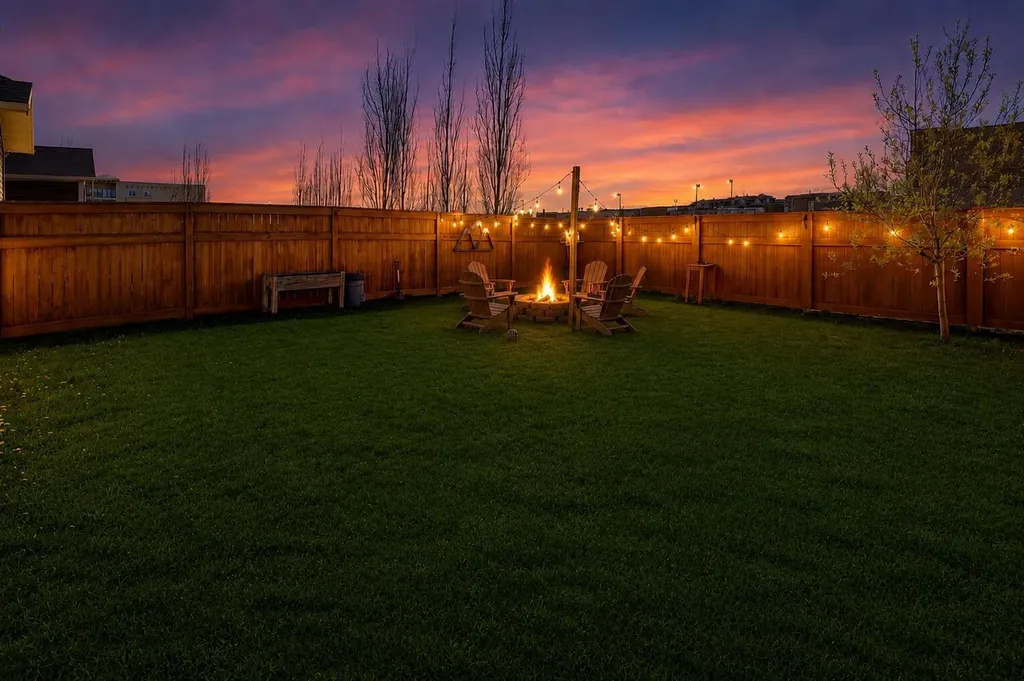 16 Fireside Place Cochrane AB T4C 0R2