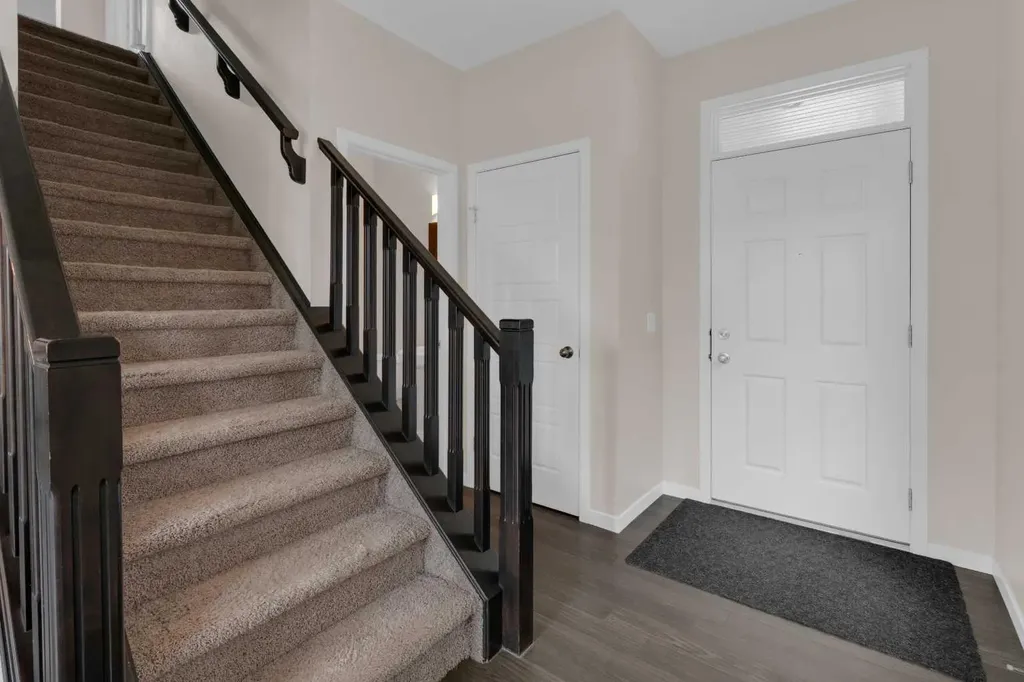 16 Fireside Place Cochrane AB T4C 0R2