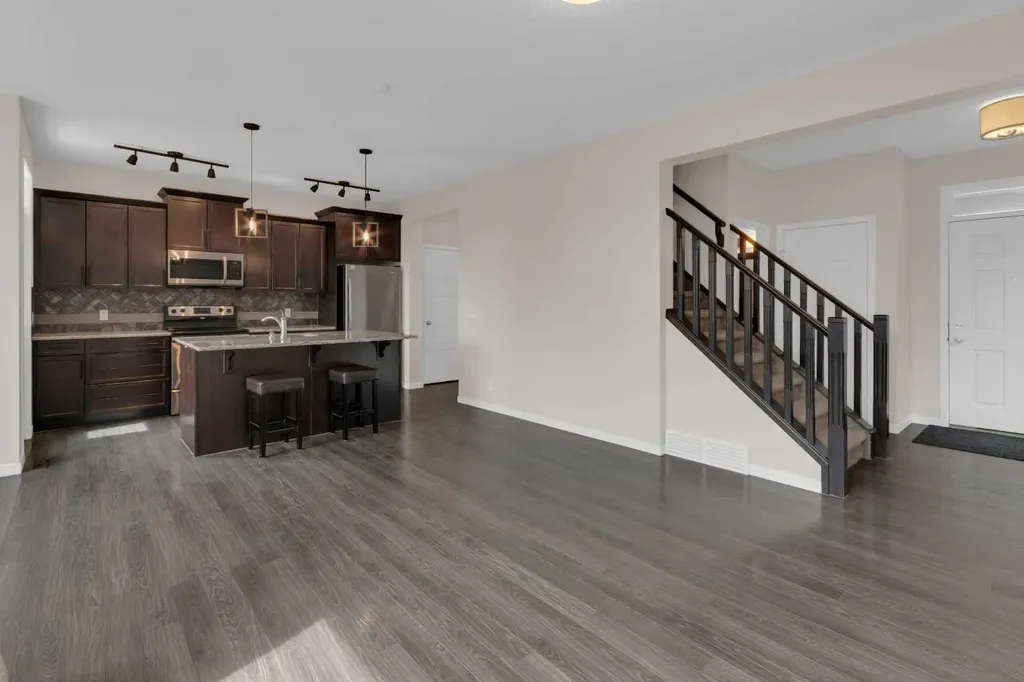 16 Fireside Place Cochrane AB T4C 0R2