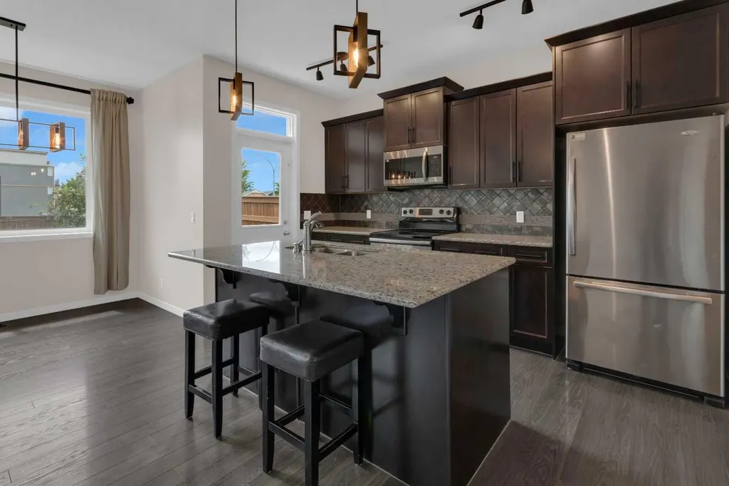 16 Fireside Place Cochrane AB T4C 0R2