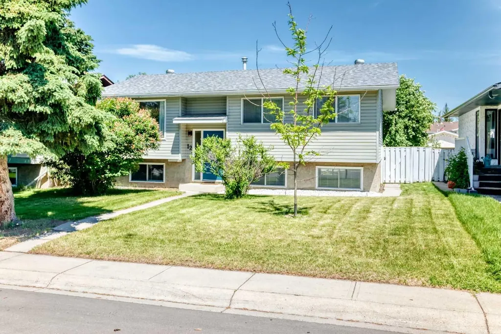 12 Aspen Crescent SE Airdrie AB T4B 1K2
