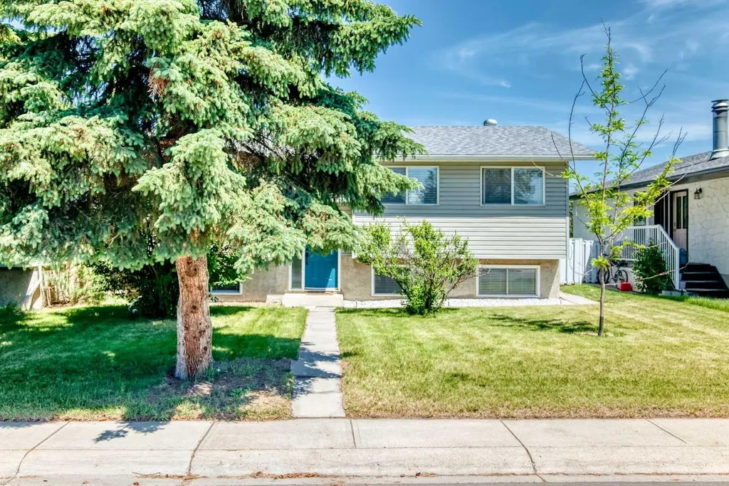 12 Aspen Crescent SE Airdrie AB T4B 1K2