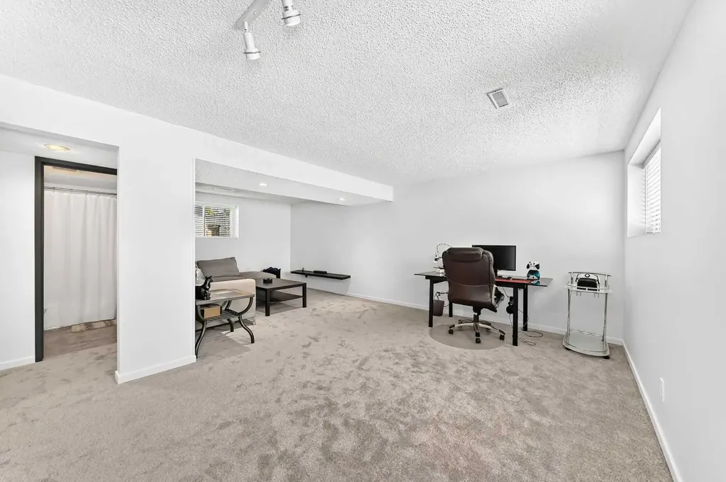 12 Aspen Crescent SE Airdrie AB T4B 1K2
