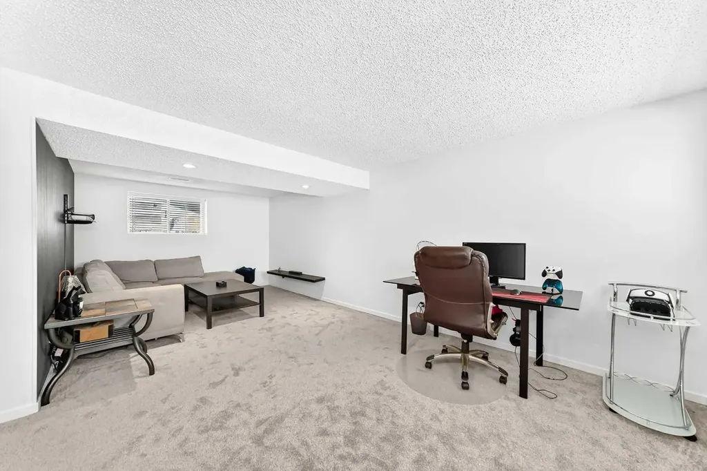 12 Aspen Crescent SE Airdrie AB T4B 1K2