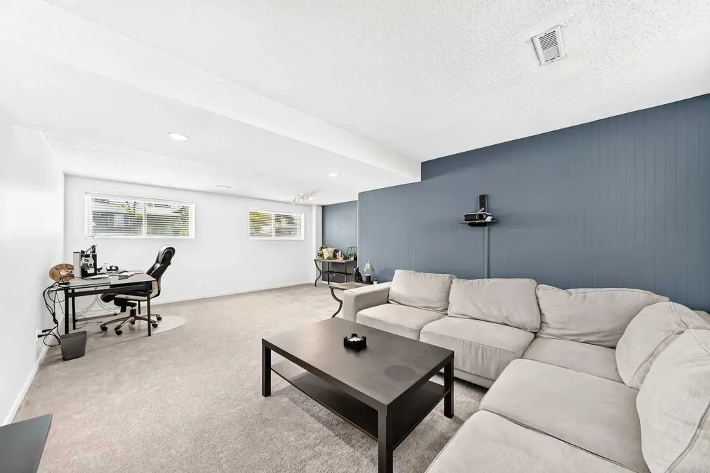 12 Aspen Crescent SE Airdrie AB T4B 1K2