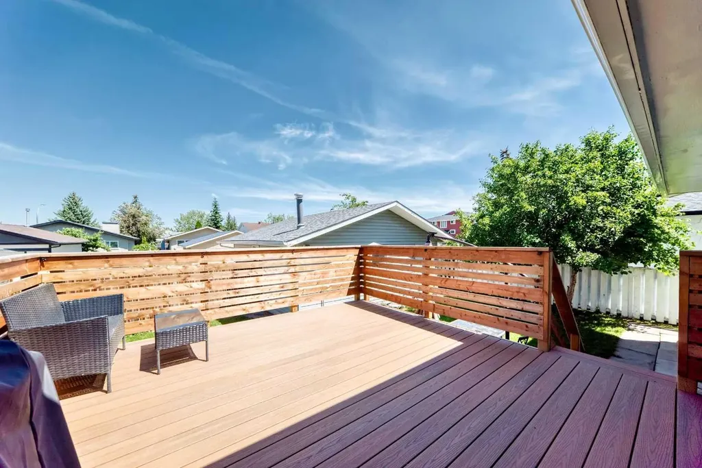 12 Aspen Crescent SE Airdrie AB T4B 1K2