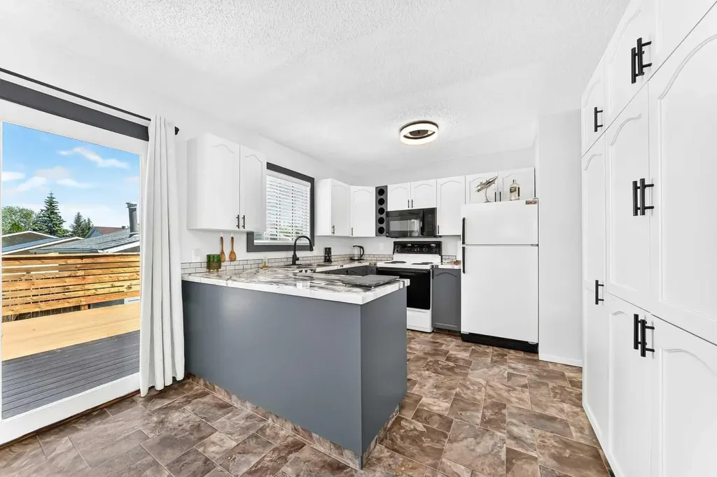 12 Aspen Crescent SE Airdrie AB T4B 1K2