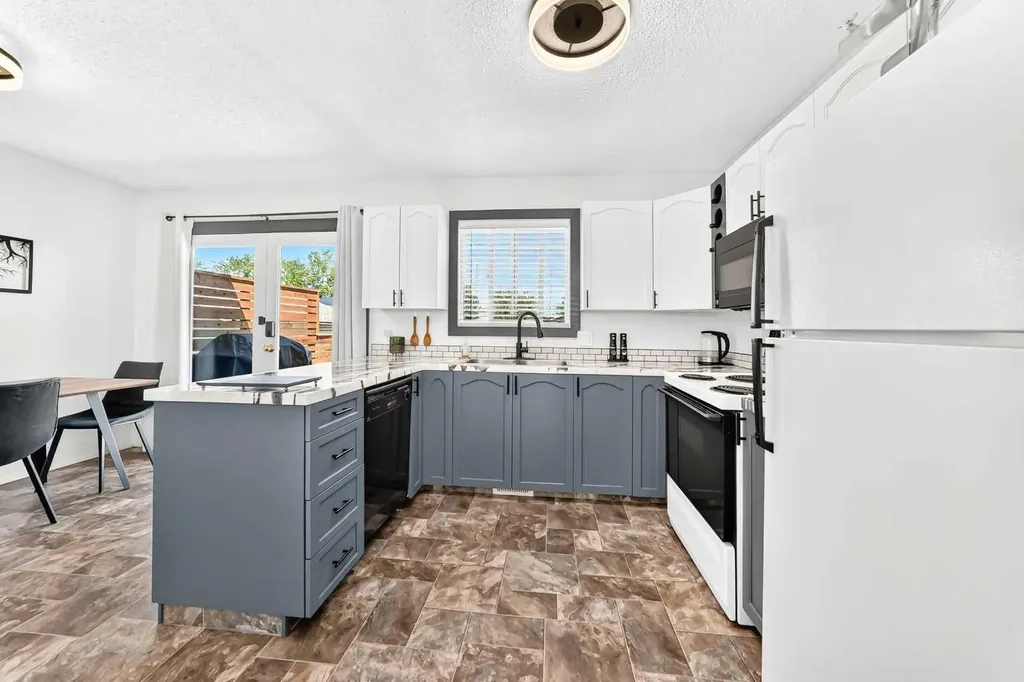 12 Aspen Crescent SE Airdrie AB T4B 1K2