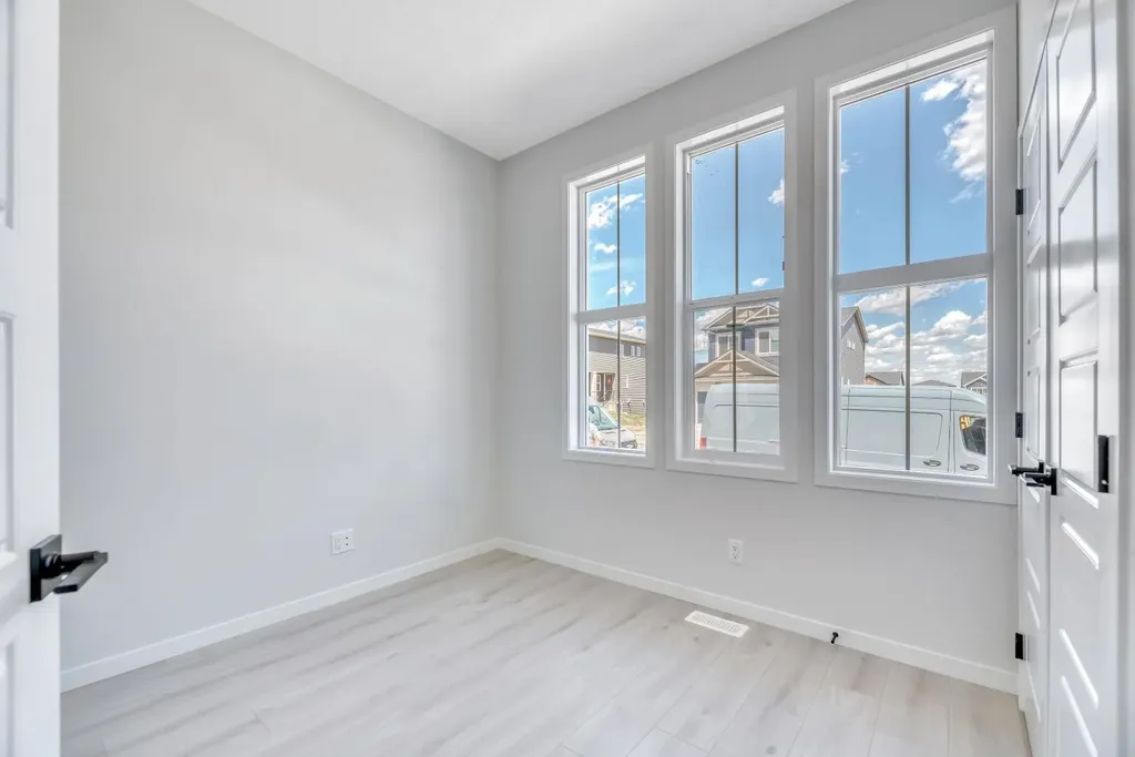 292 Marmot Grove NW Calgary AB T3R 2B5