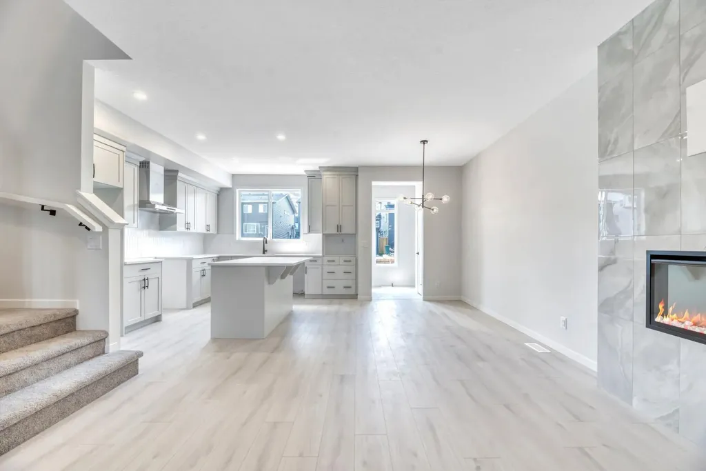 292 Marmot Grove NW Calgary AB T3R 2B5
