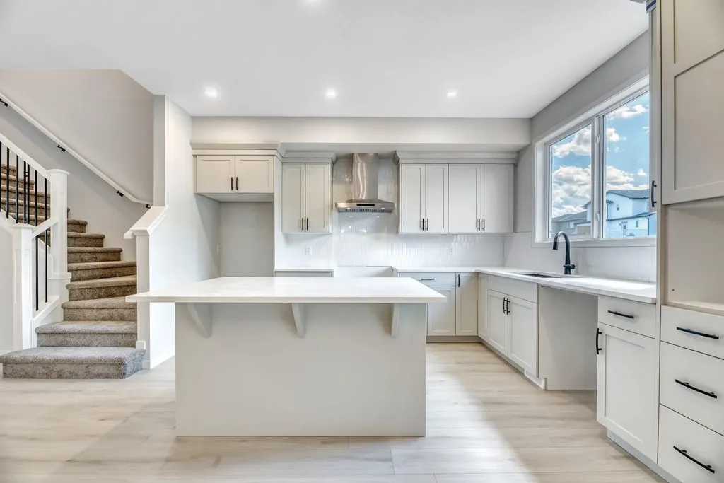 292 Marmot Grove NW Calgary AB T3R 2B5