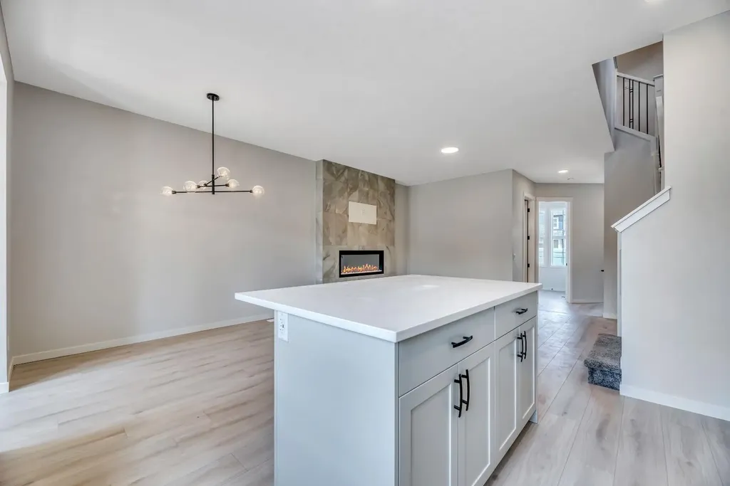 292 Marmot Grove NW Calgary AB T3R 2B5