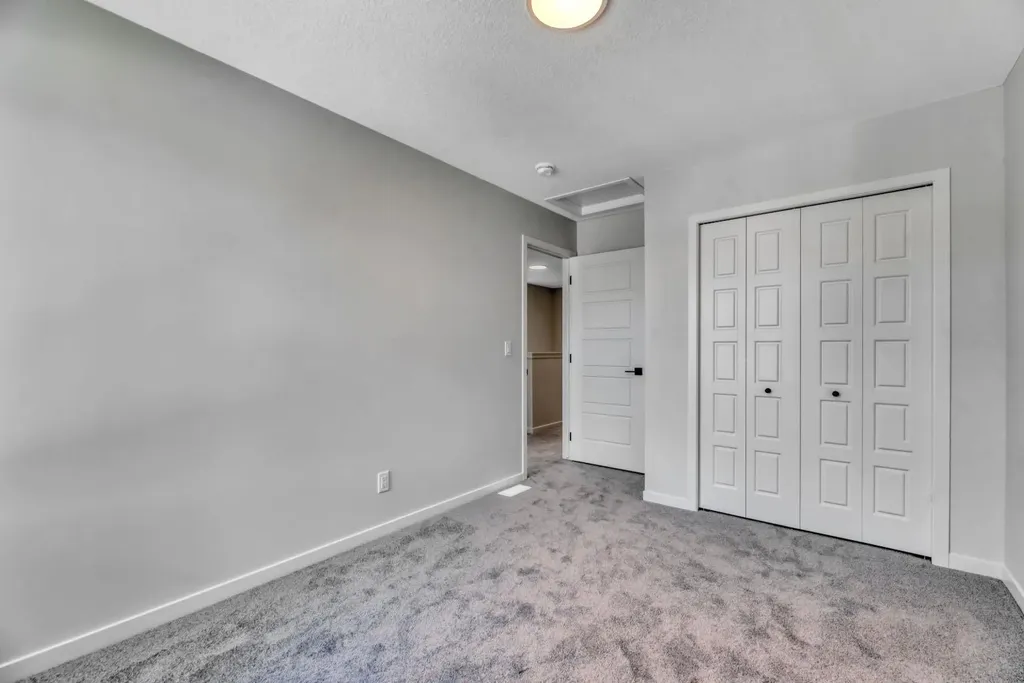 292 Marmot Grove NW Calgary AB T3R 2B5