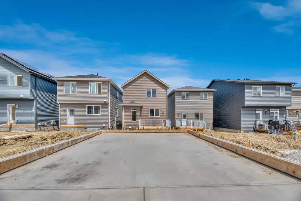 292 Marmot Grove NW Calgary AB T3R 2B5