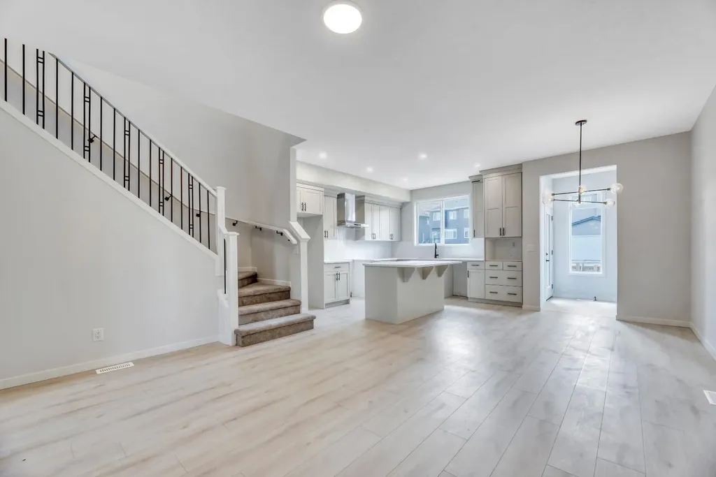 292 Marmot Grove NW Calgary AB T3R 2B5