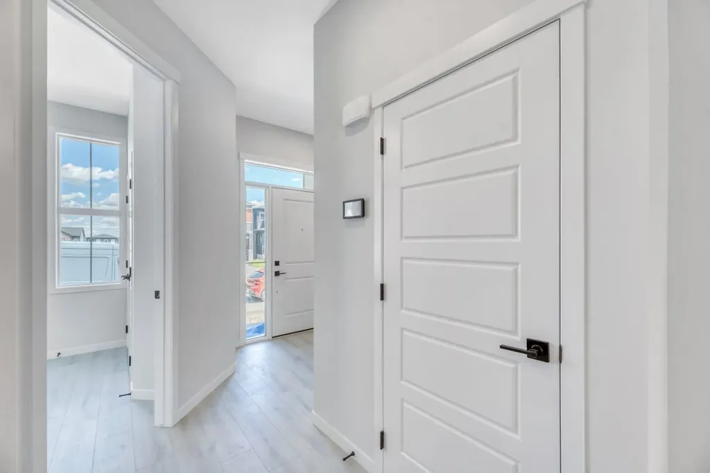 292 Marmot Grove NW Calgary AB T3R 2B5