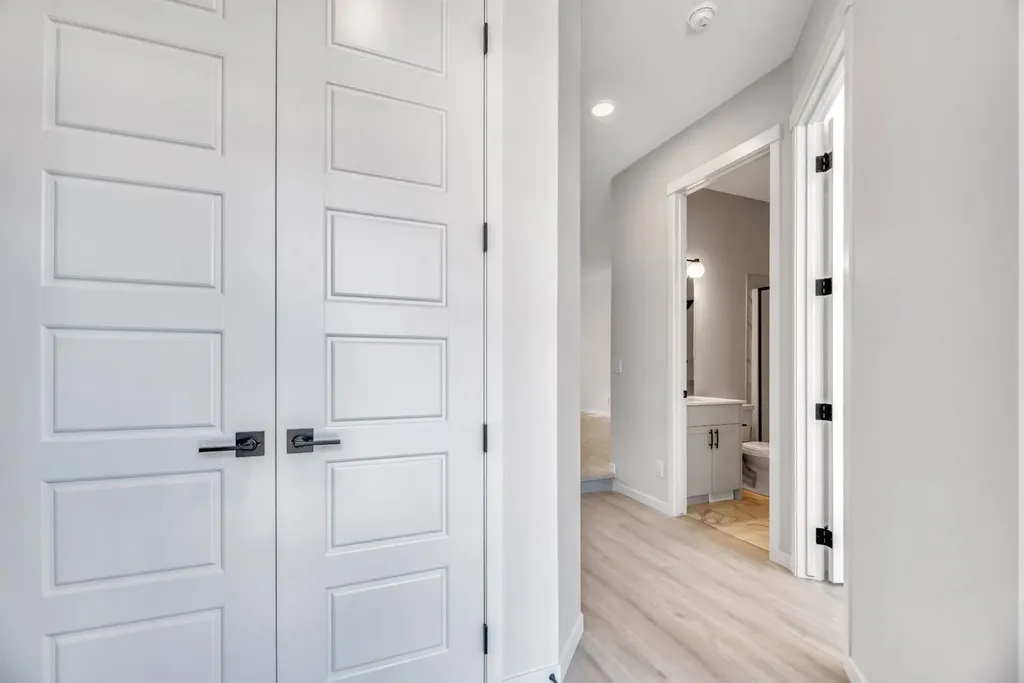 292 Marmot Grove NW Calgary AB T3R 2B5