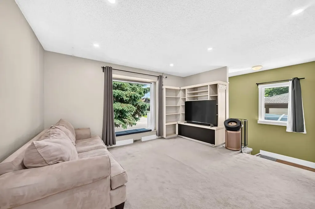 55 Doverglen Crescent SE Calgary AB T2B 2S2