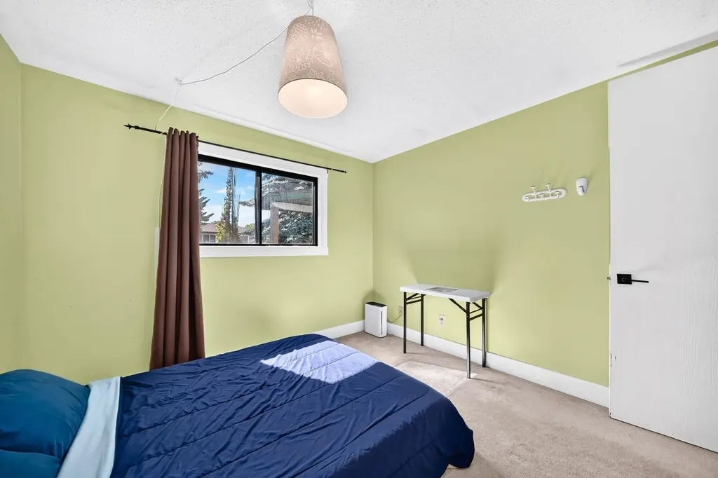 55 Doverglen Crescent SE Calgary AB T2B 2S2